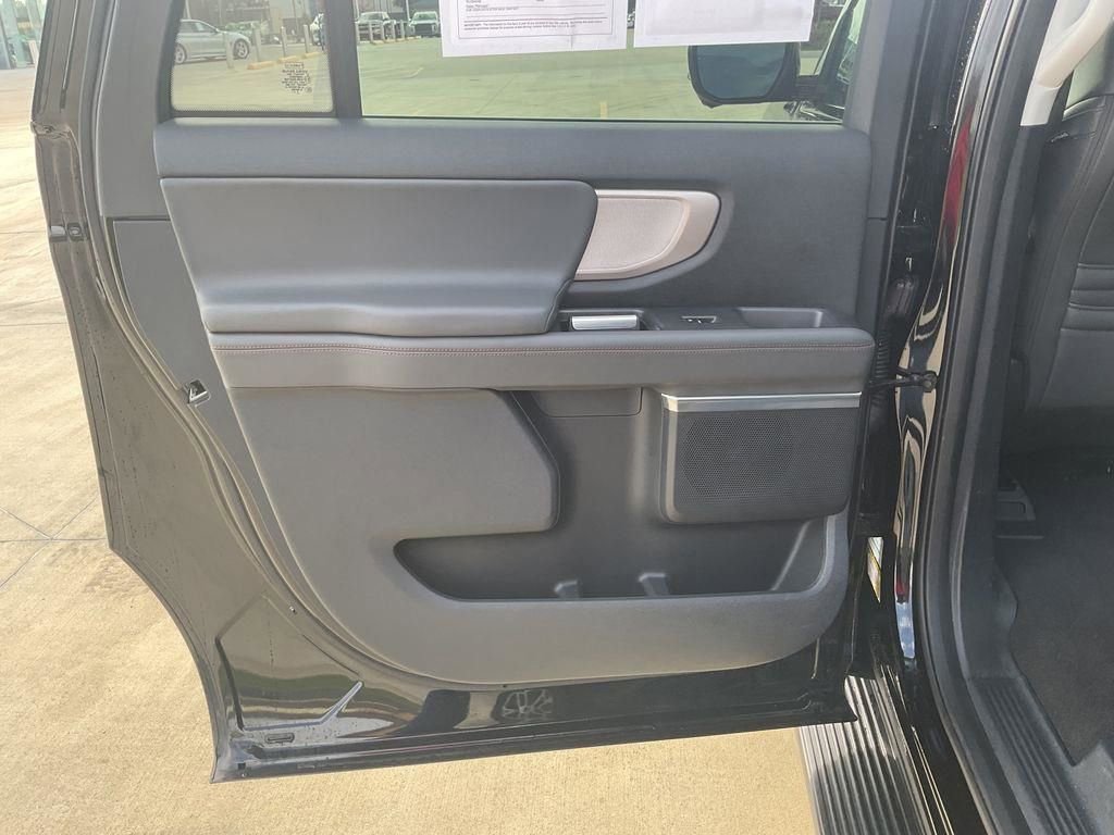 Used 2025 Ford Expedition Max Active RWD image 20