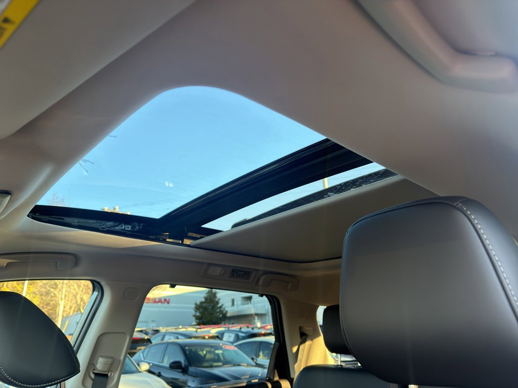 New 2026 Nissan Pathfinder Platinum image 31