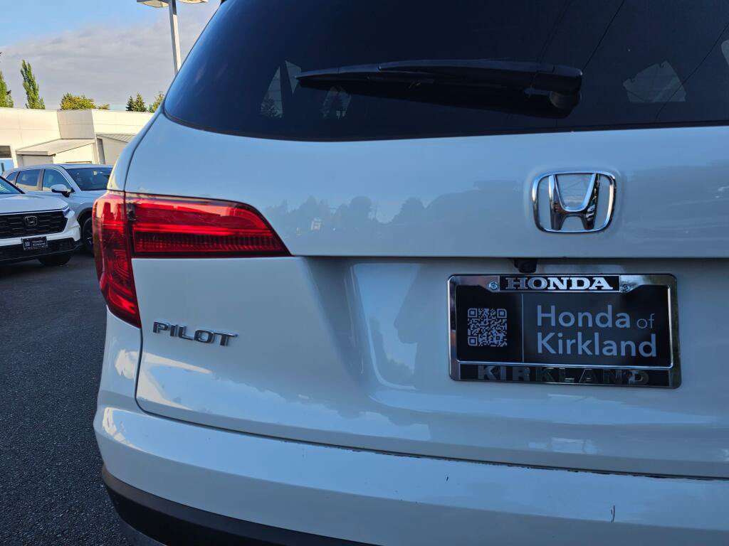 Certified 2018 Honda Pilot Touring image 17