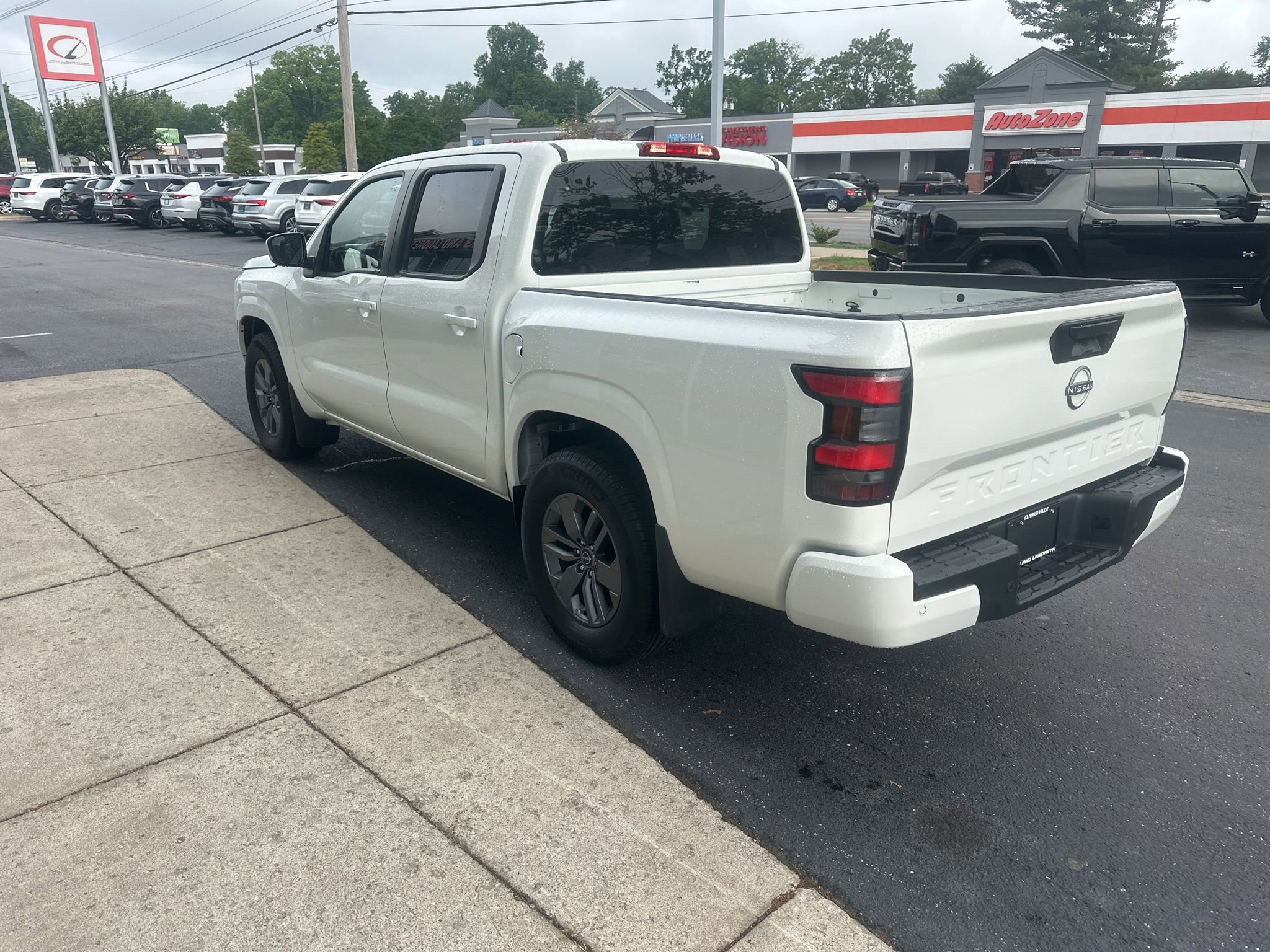 Used 2025 Nissan Frontier SV RWD image 7