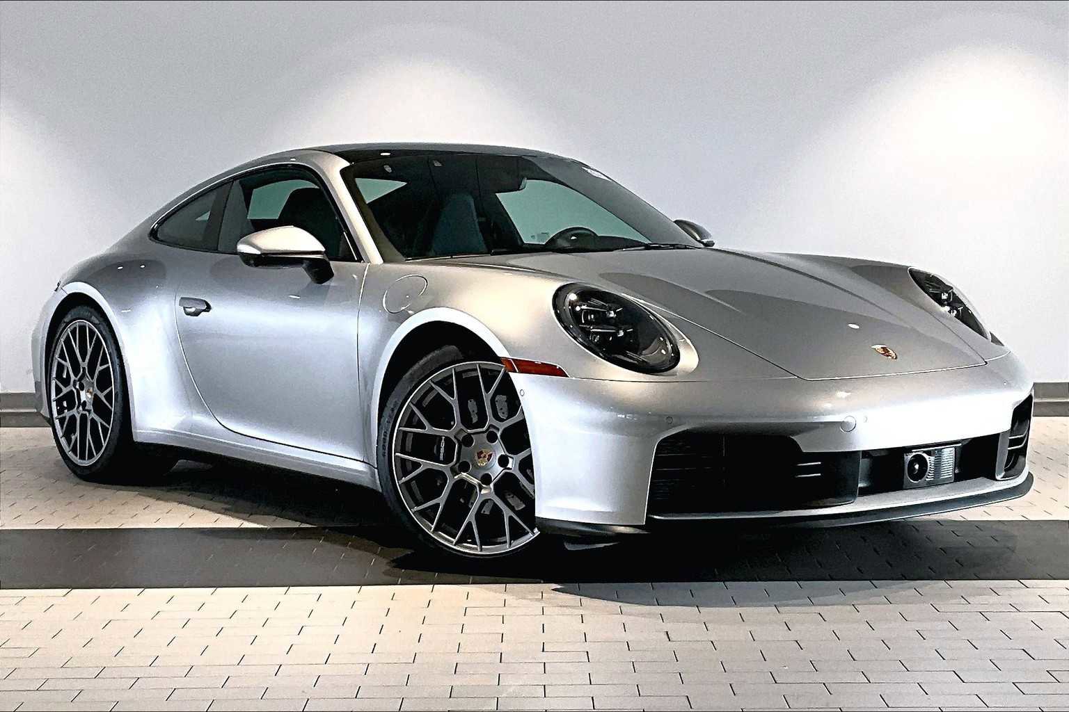 Used 2025 Porsche 911 Carrera image 12