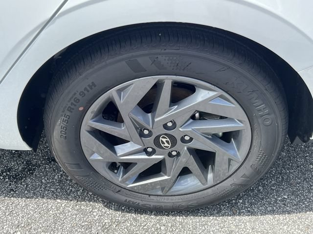 Used 2026 Hyundai Elantra Hybrid FWD image 19