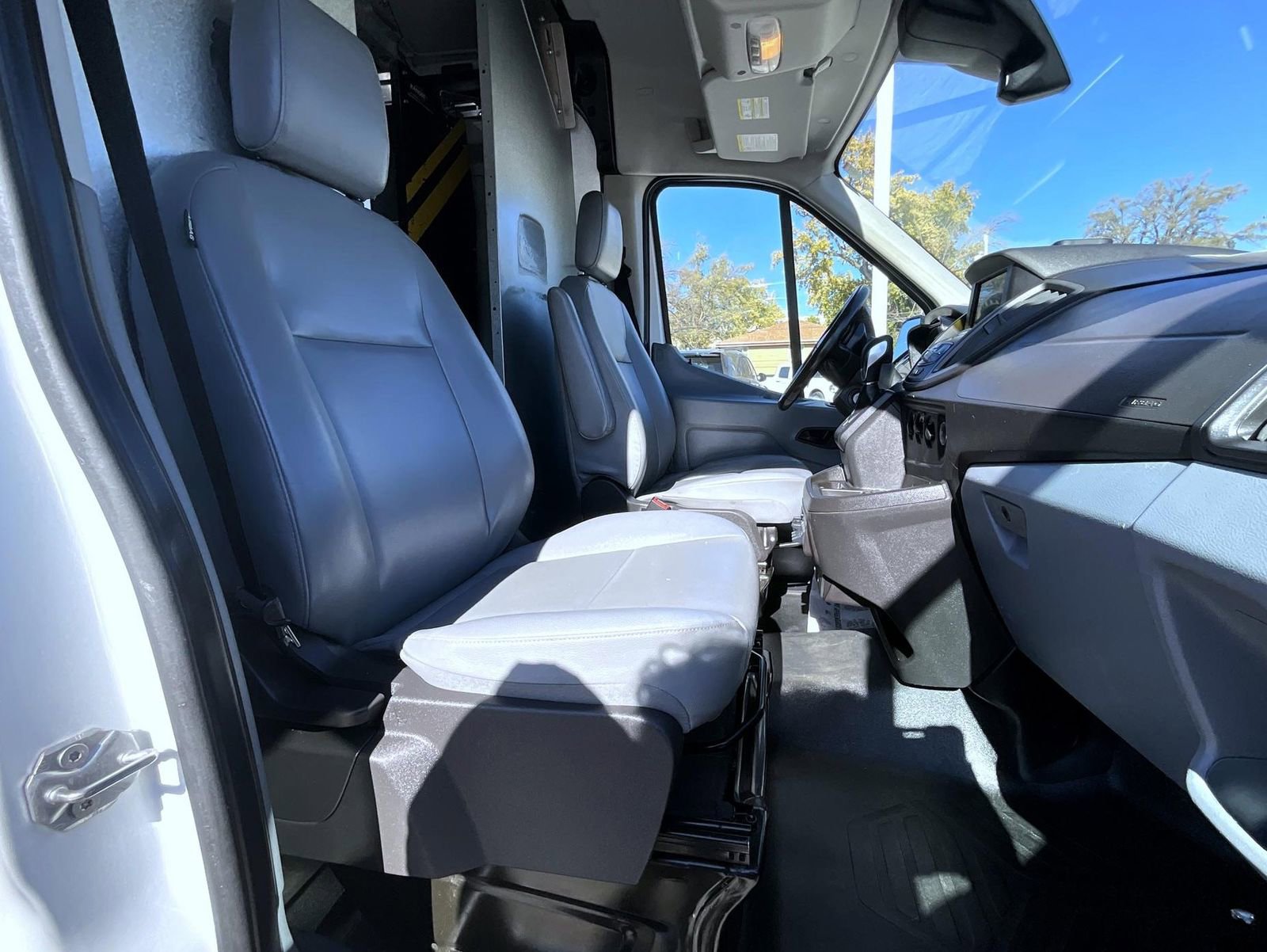 Used 2018 Ford Transit 350 Base image 18