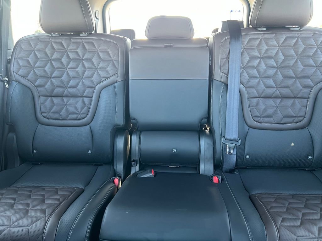 New 2026 Nissan Armada Platinum image 5