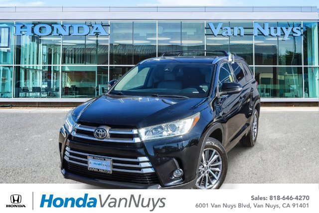 Used 2018 Toyota Highlander XLE w/ Carpet Mat Package (TMS)