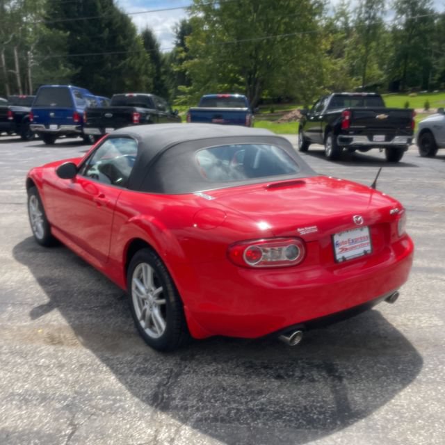 Used 2011 MAZDA MX-5 Miata Sport w/ Convenience Pkg RWD image 2