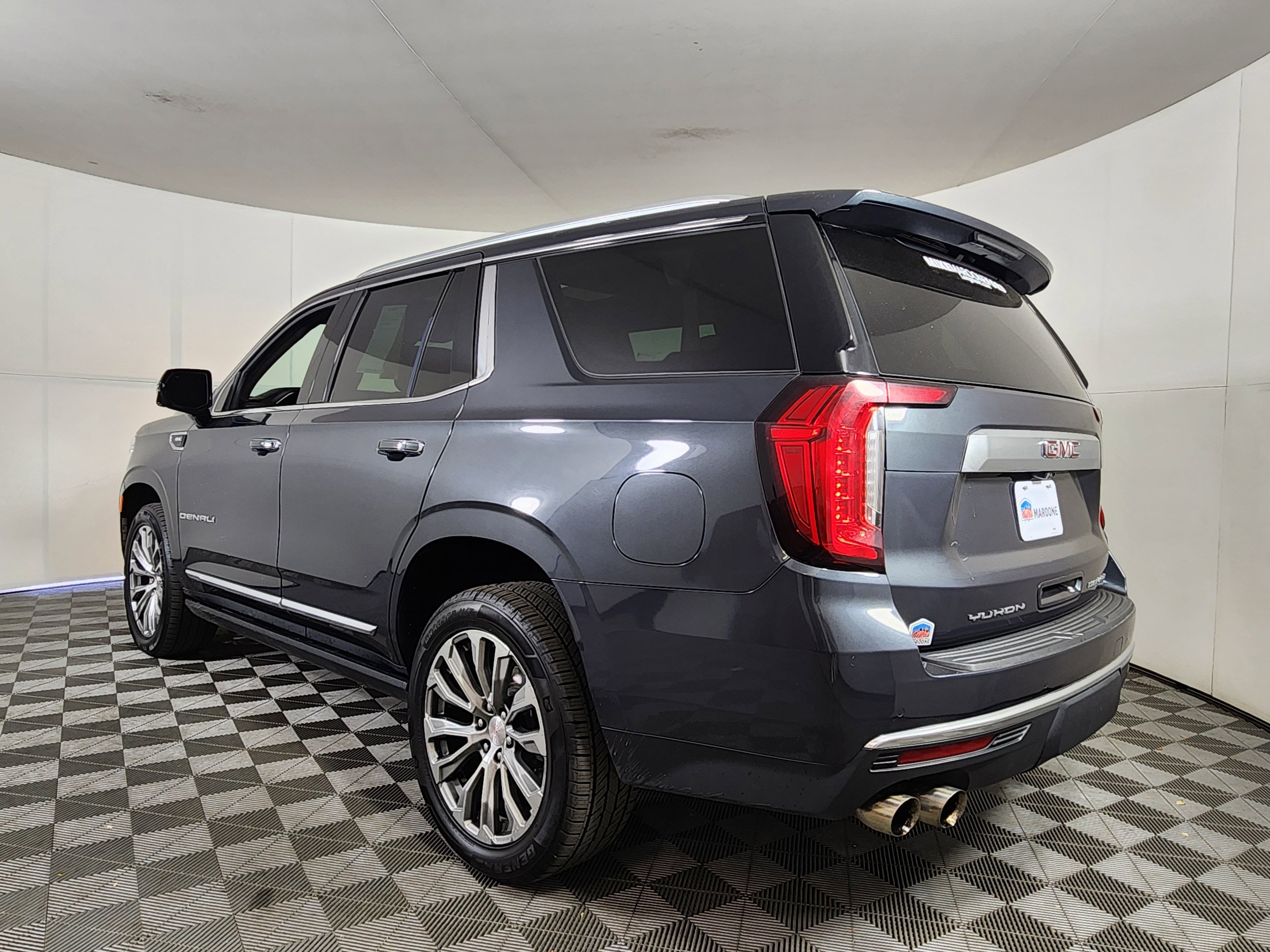 Used 2021 GMC Yukon Denali w/ Denali Premium Package image 5