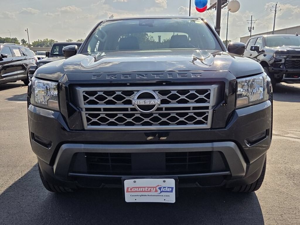 Used 2023 Nissan Frontier SV w/ Technology Package RWD image 2
