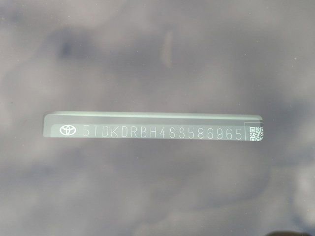 Certified 2025 Toyota Highlander Platinum image 19