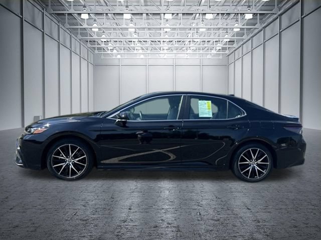 Used 2024 Toyota Camry SE AWD/4WD image 2