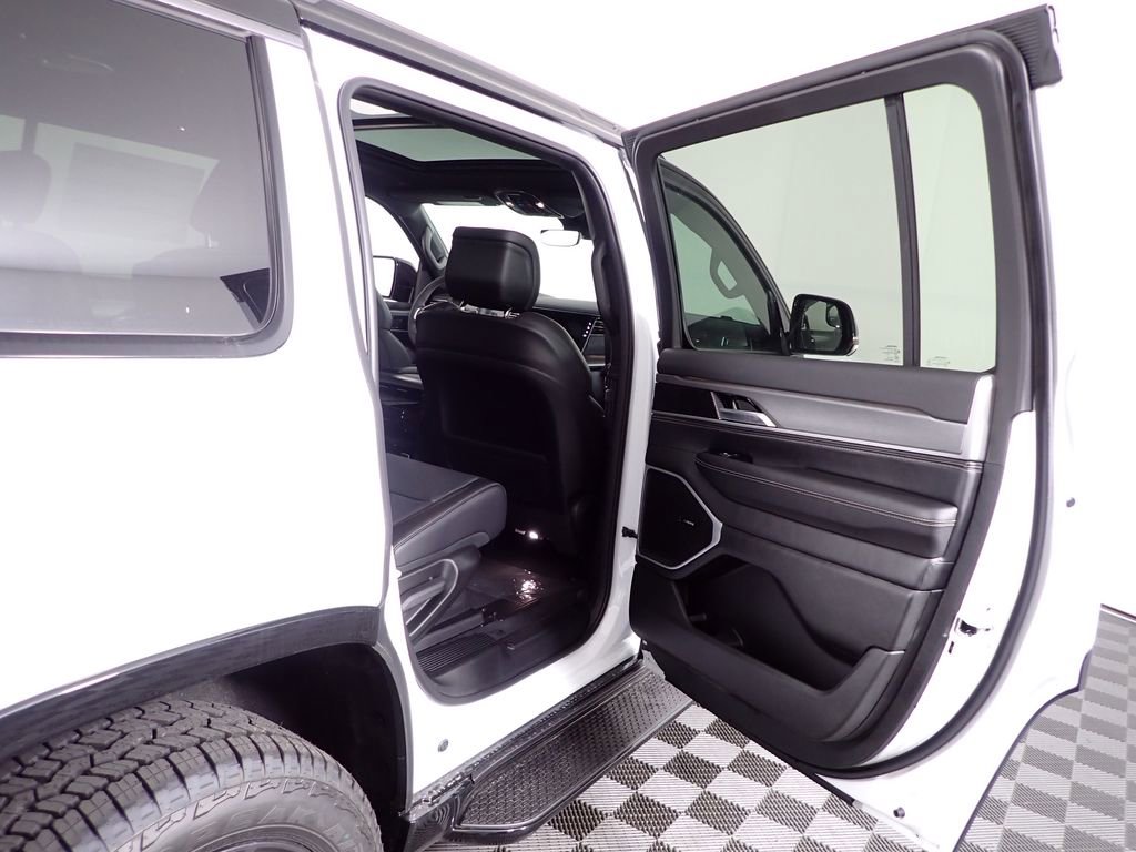 New 2026 Jeep Grand Wagoneer 4WD w/ Quick Order Packge 29V Upland image 40