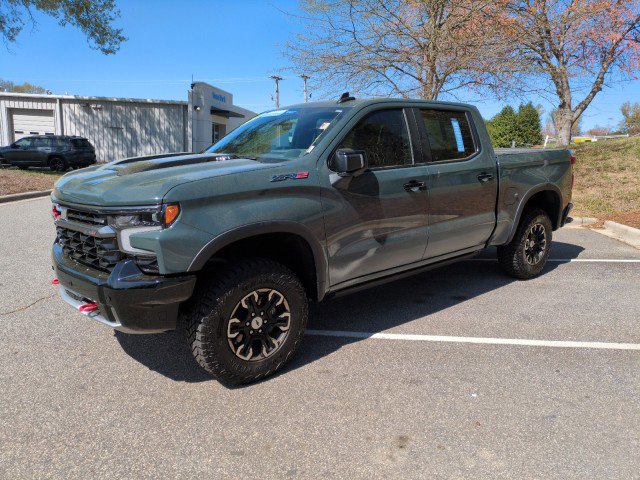 Used 2025 Chevrolet Silverado 1500 ZR2 w/ Technology Package image 3
