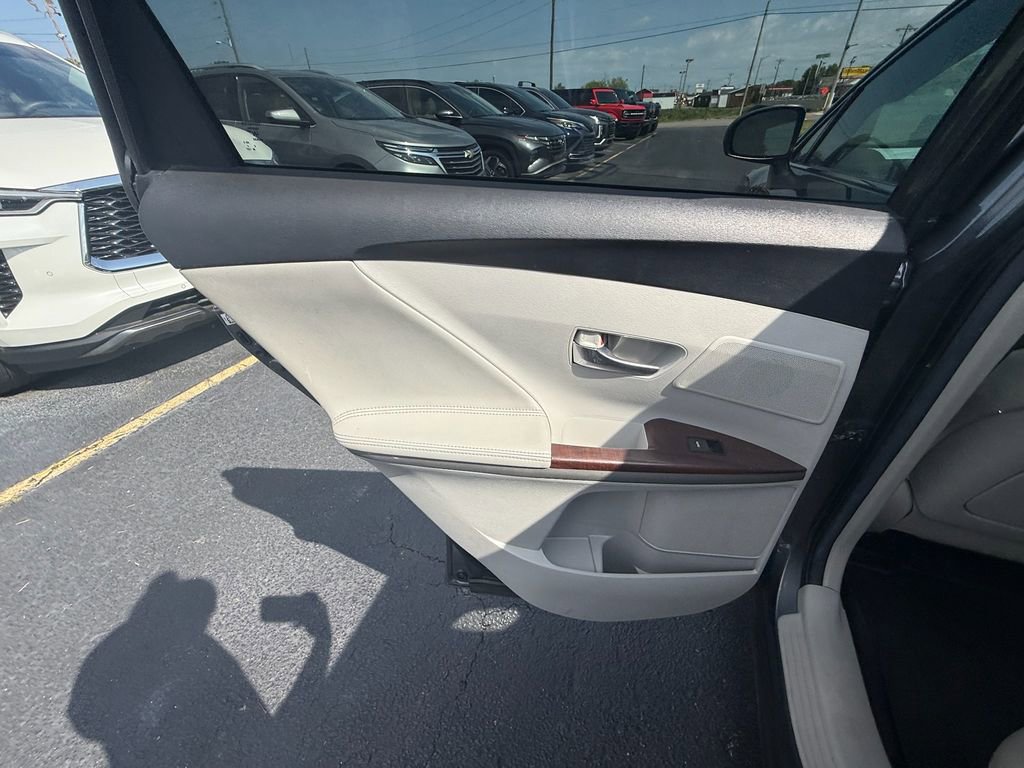 Used 2011 Toyota Venza w/ Comfort Pkg FWD image 17