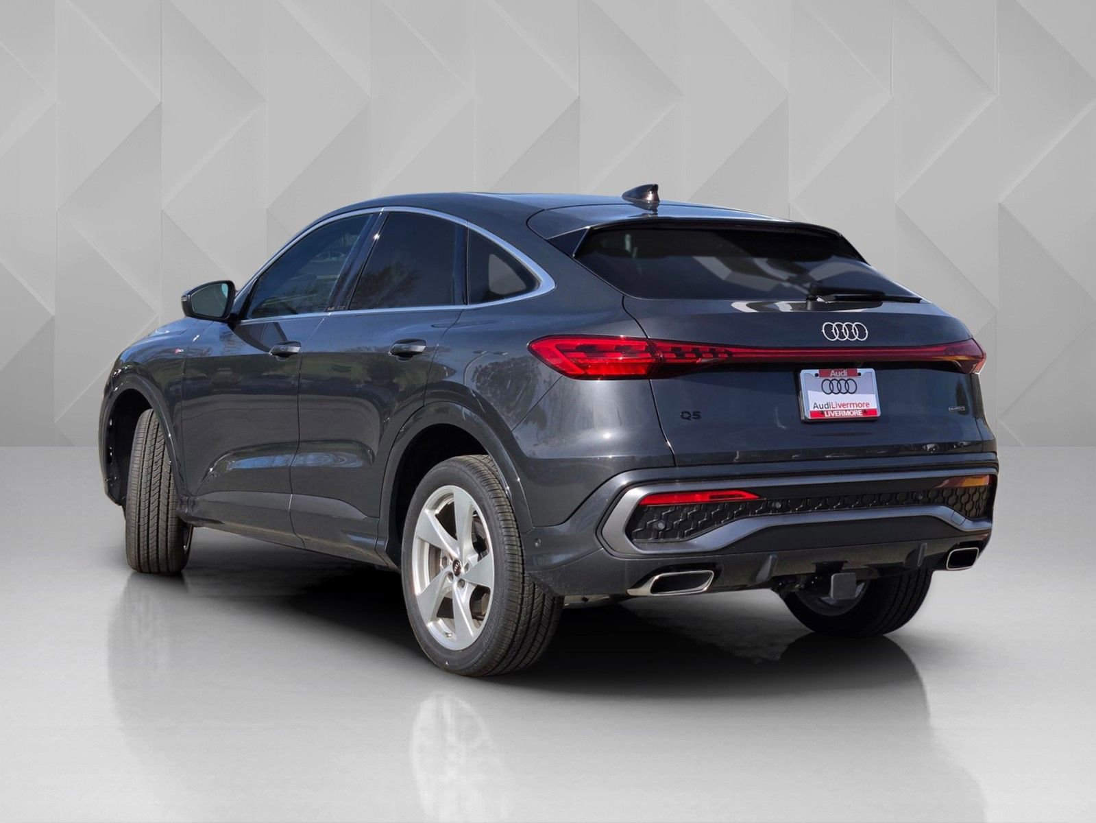 New 2025 Audi Q5 Premium Plus AWD/4WD image 4