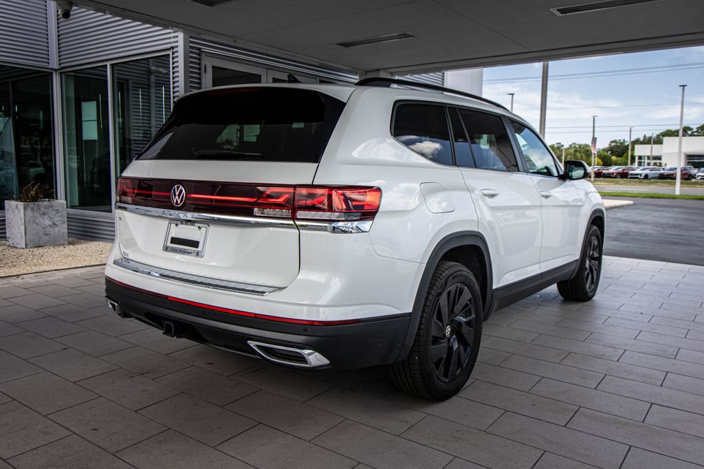 Certified 2026 Volkswagen Atlas SE w/ Panoramic Sunroof Package FWD image 2
