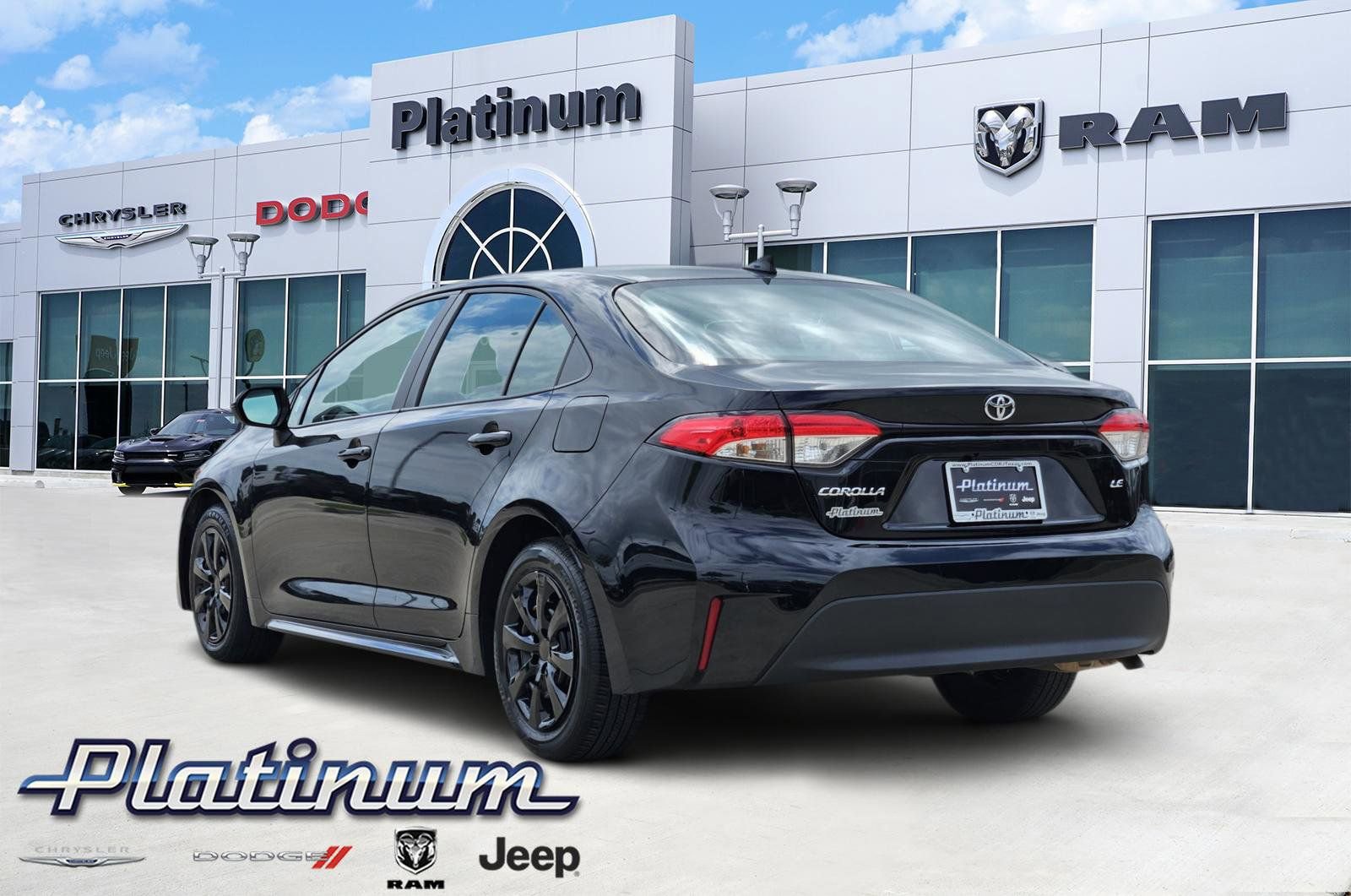 Used 2024 Toyota Corolla LE FWD image 4