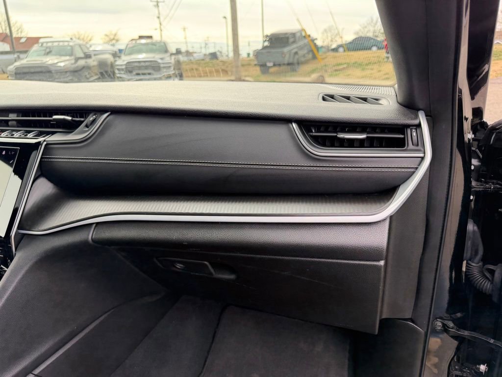 Used 2024 Jeep Grand Cherokee Altitude image 34