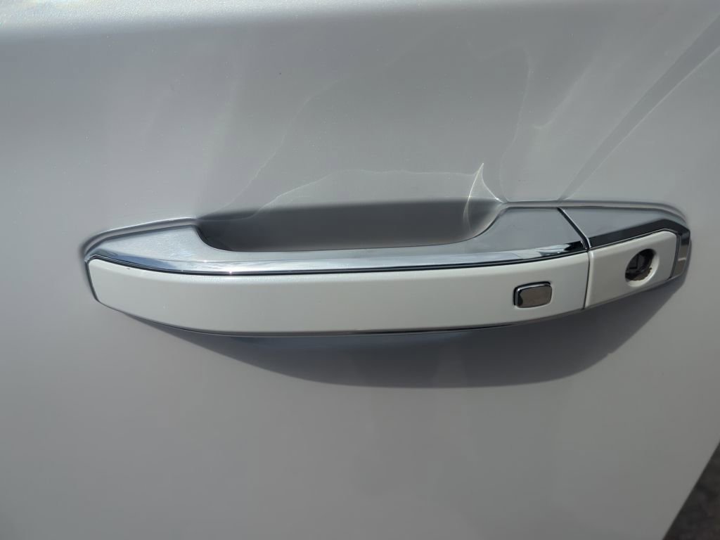 Used 2020 GMC Yukon XL Denali w/ Open Road Package image 23