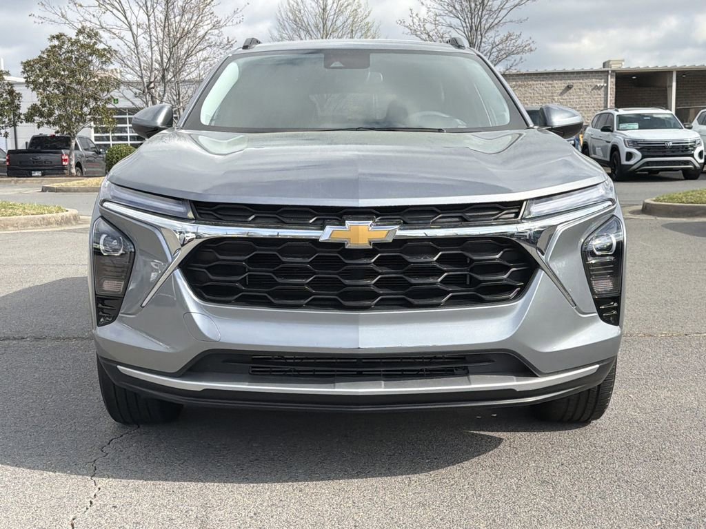 Used 2025 Chevrolet Trax LT image 8