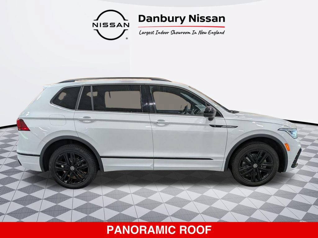 Used 2022 Volkswagen Tiguan SE R-Line AWD/4WD image 2