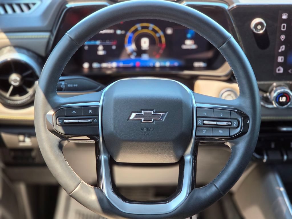 Used 2025 Chevrolet Colorado ZR2 AWD/4WD image 31