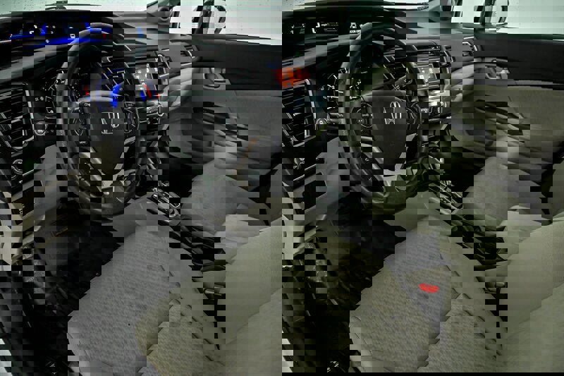 Used 2015 Honda Civic SE image 15