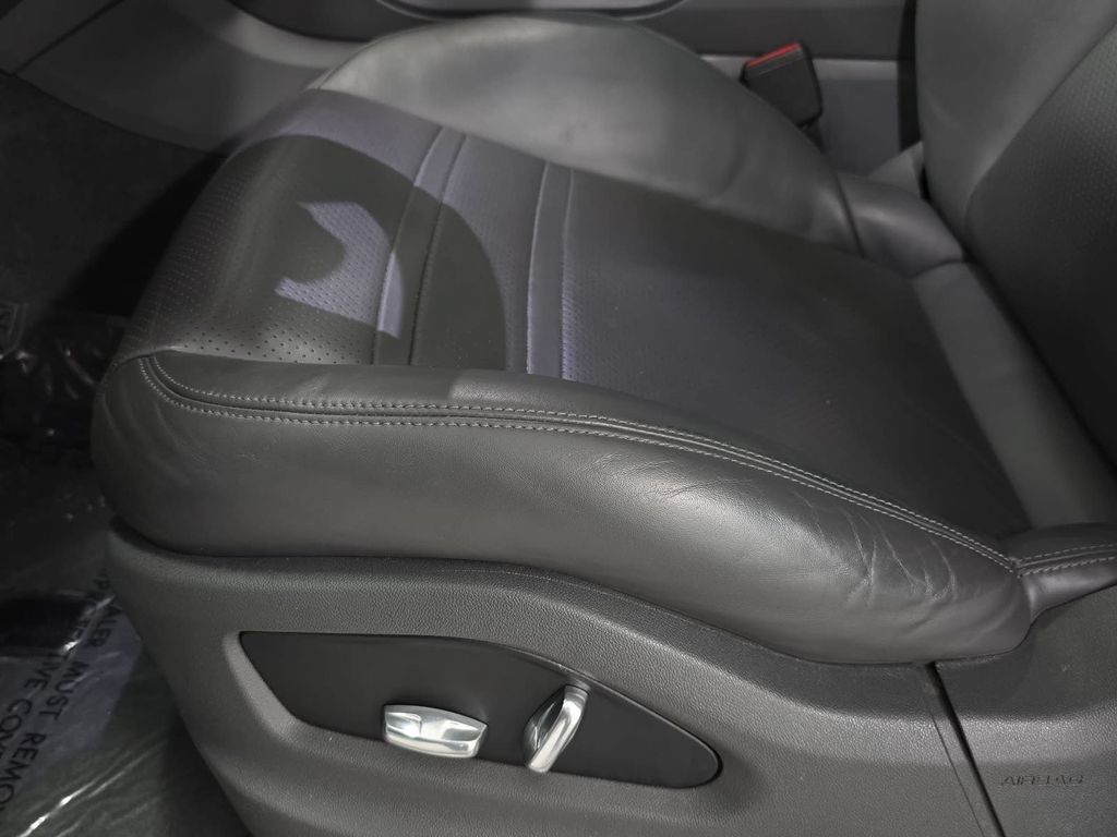 Certified 2020 Porsche Cayenne AWD/4WD image 25