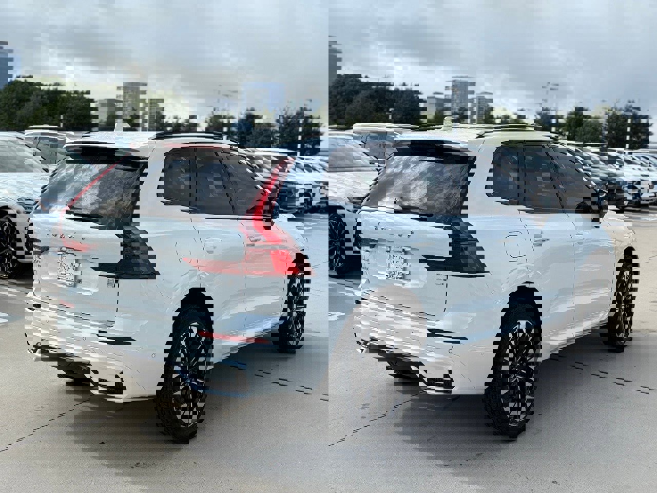 New 2026 Volvo XC60 B5 Plus w/ Protection Package Premier image 4