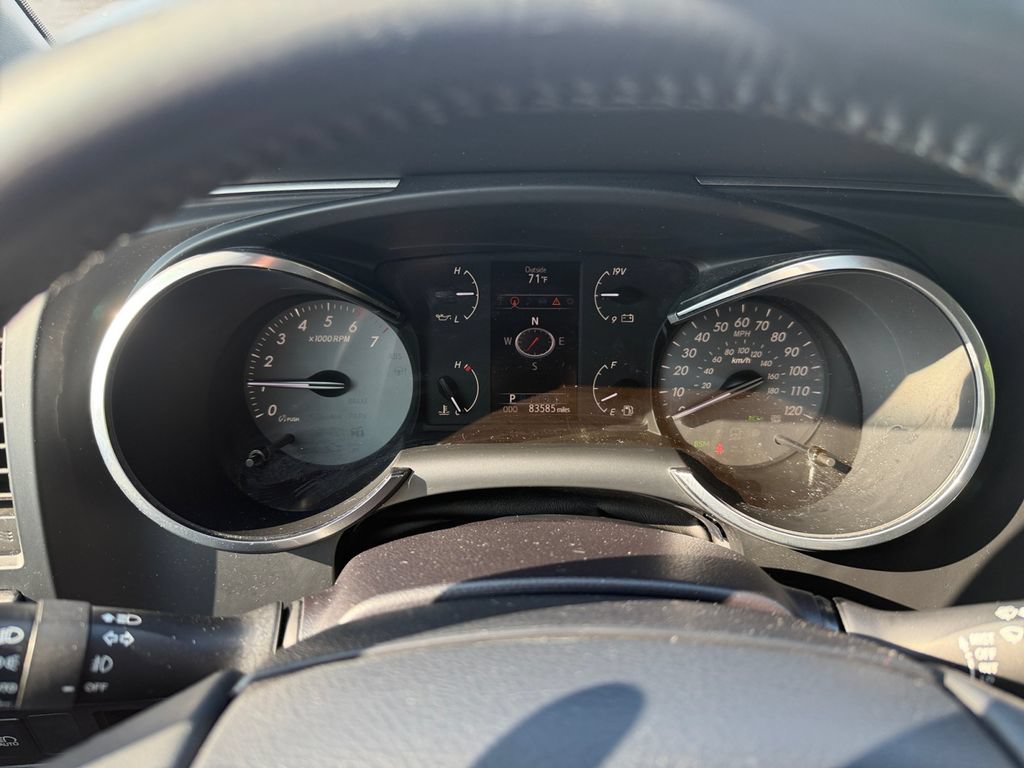 Used 2018 Toyota Sequoia TRD Sport AWD/4WD image 16