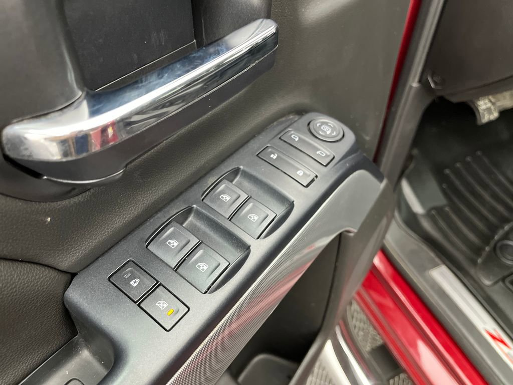 Used 2018 Chevrolet Silverado 1500 LT w/ All Star Edition image 19