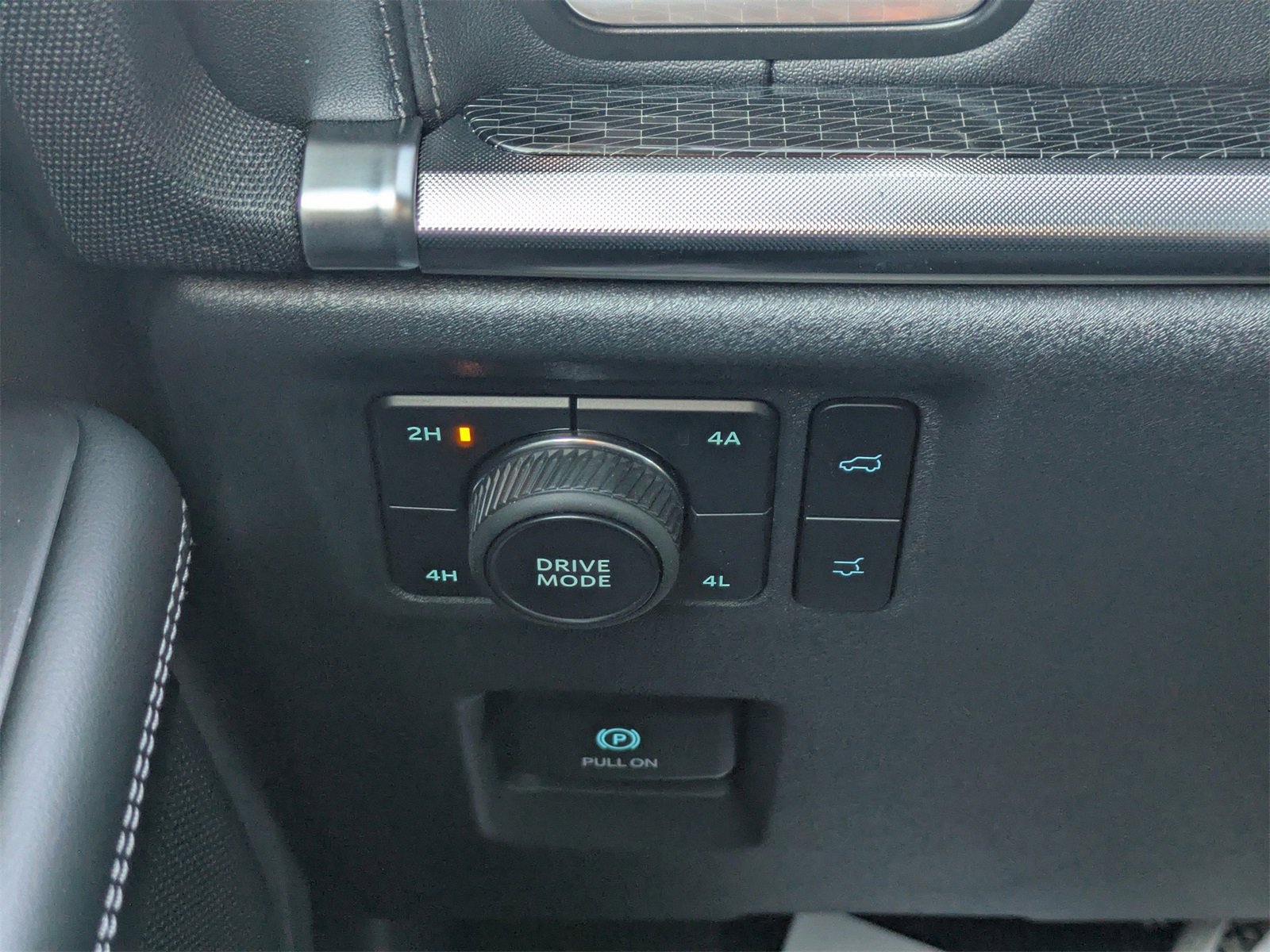 New 2025 Ford Expedition Platinum w/ Stealth Performance Package image 32