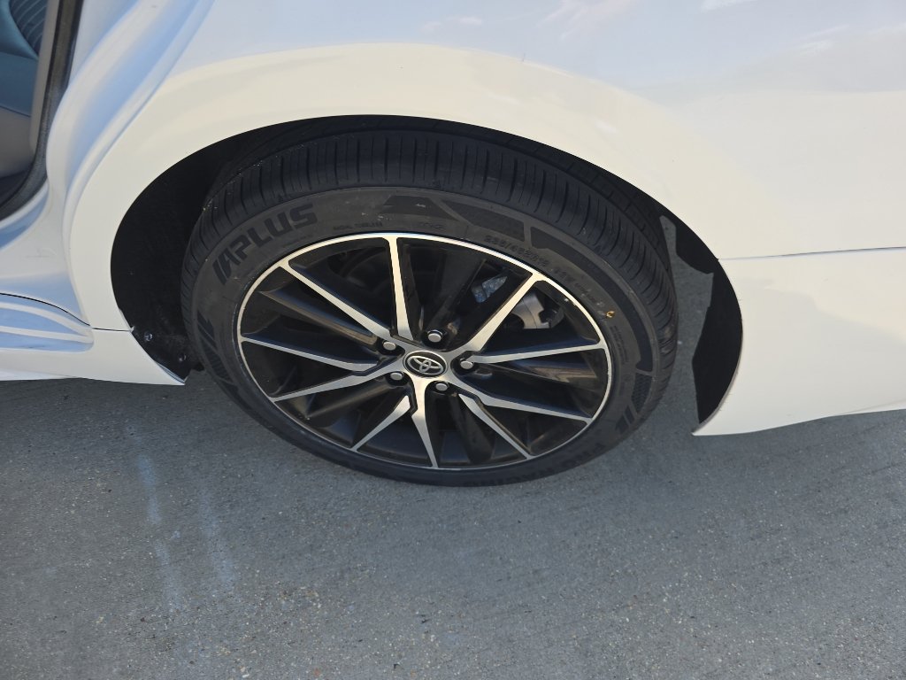 Used 2024 Toyota Camry SE FWD image 9