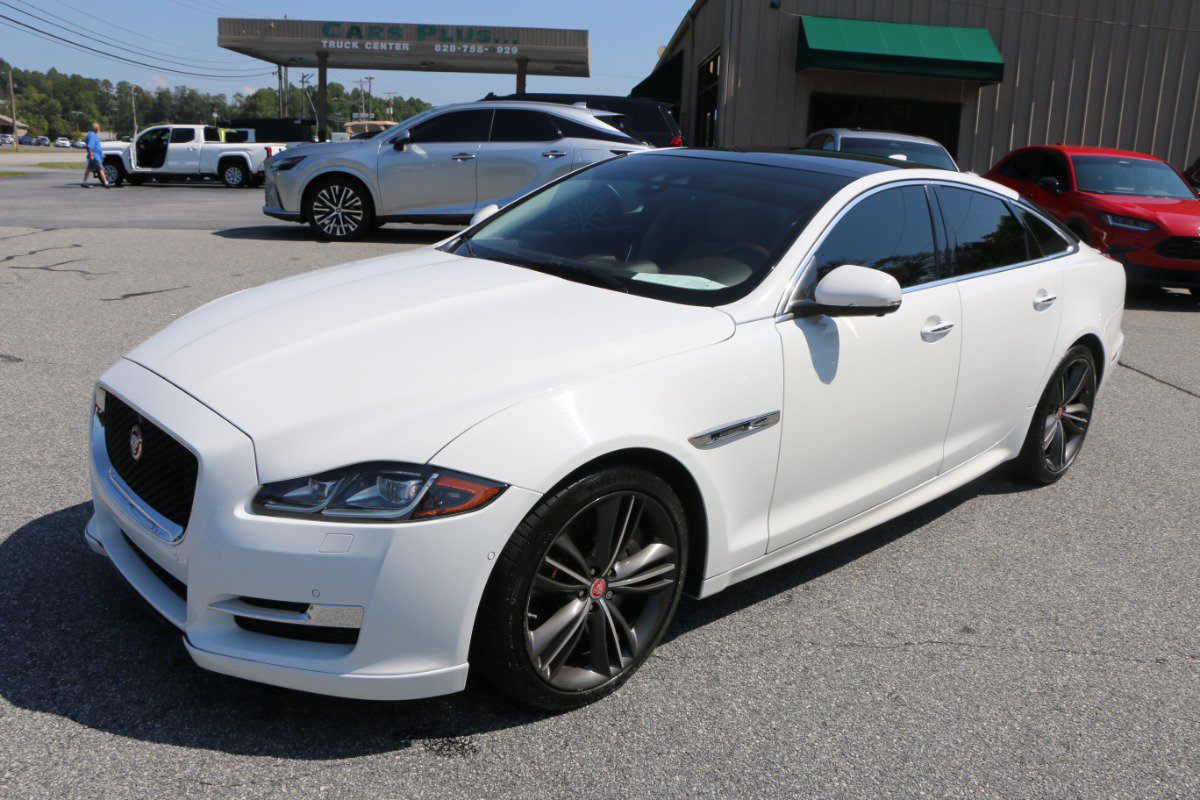 Used 2018 Jaguar XJ Supercharged RWD image 1