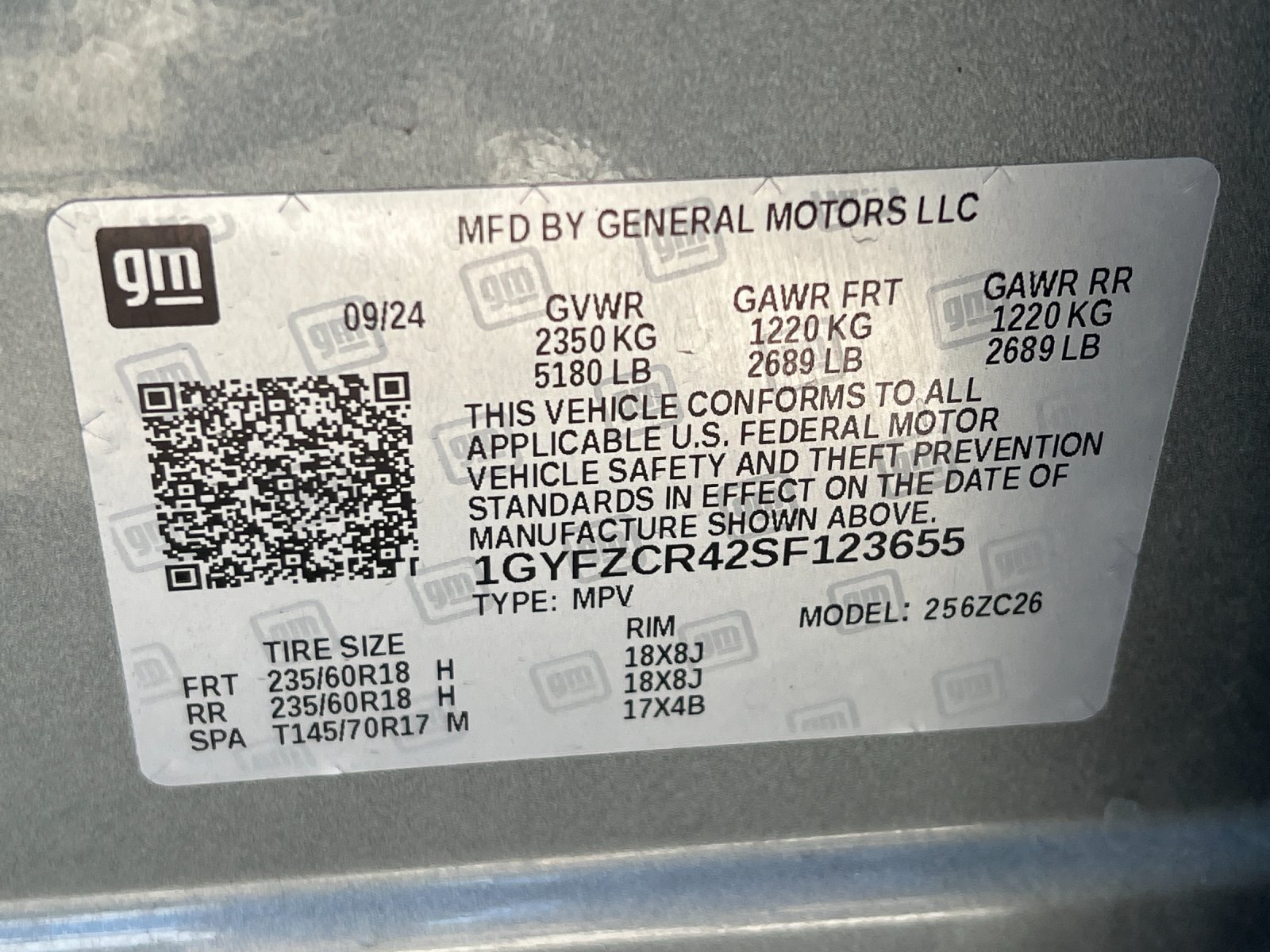 Certified 2025 Cadillac XT4 Premium Luxury FWD image 28
