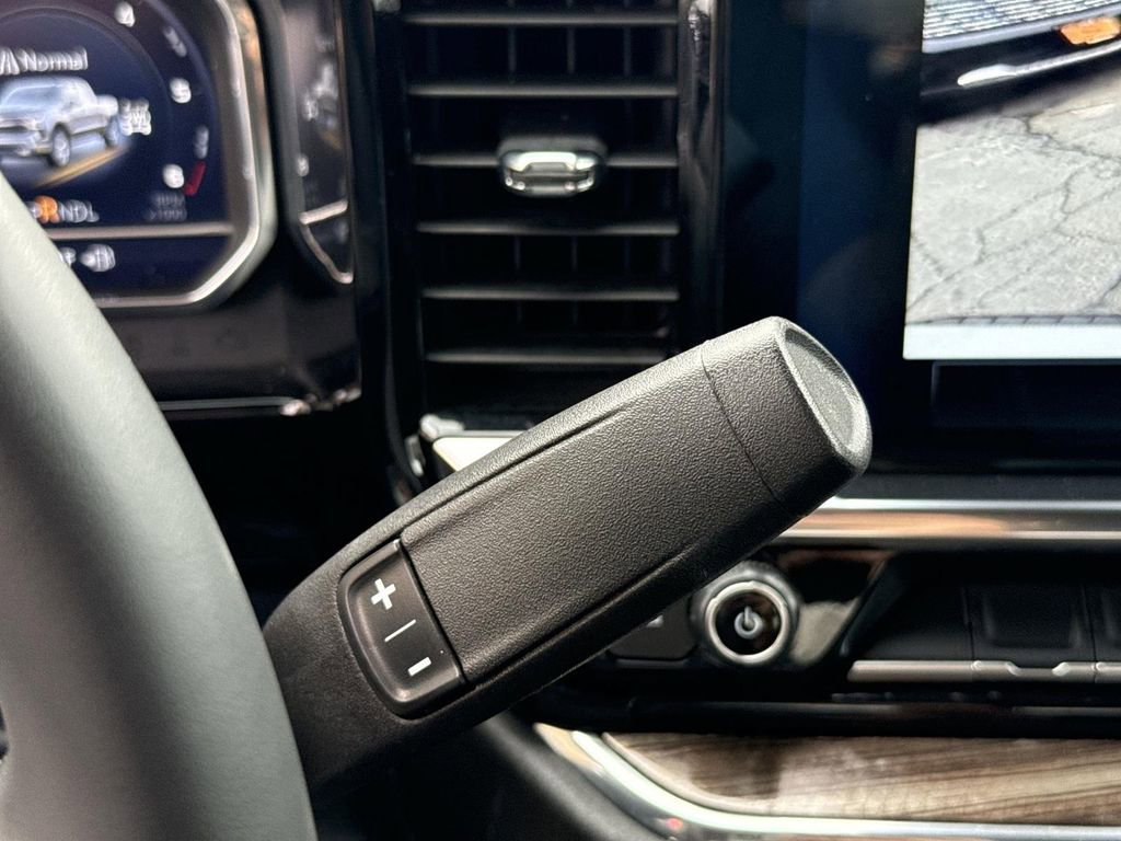 Used 2025 Chevrolet Silverado 1500 LT image 14