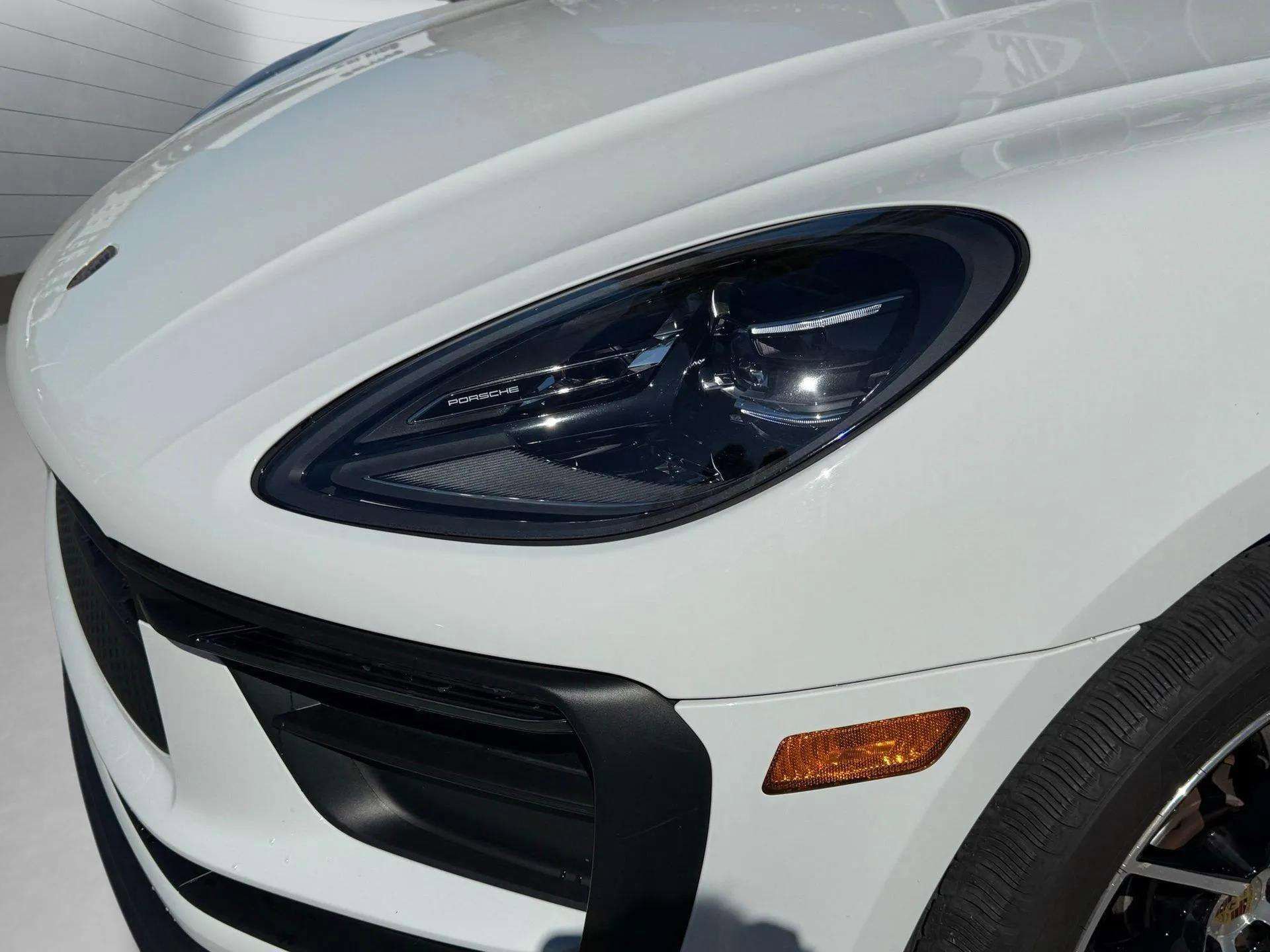 Used 2024 Porsche Macan image 15