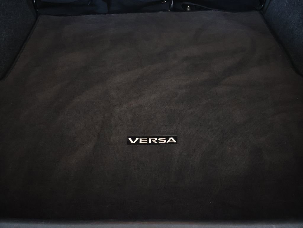 Used 2023 Nissan Versa SV image 13