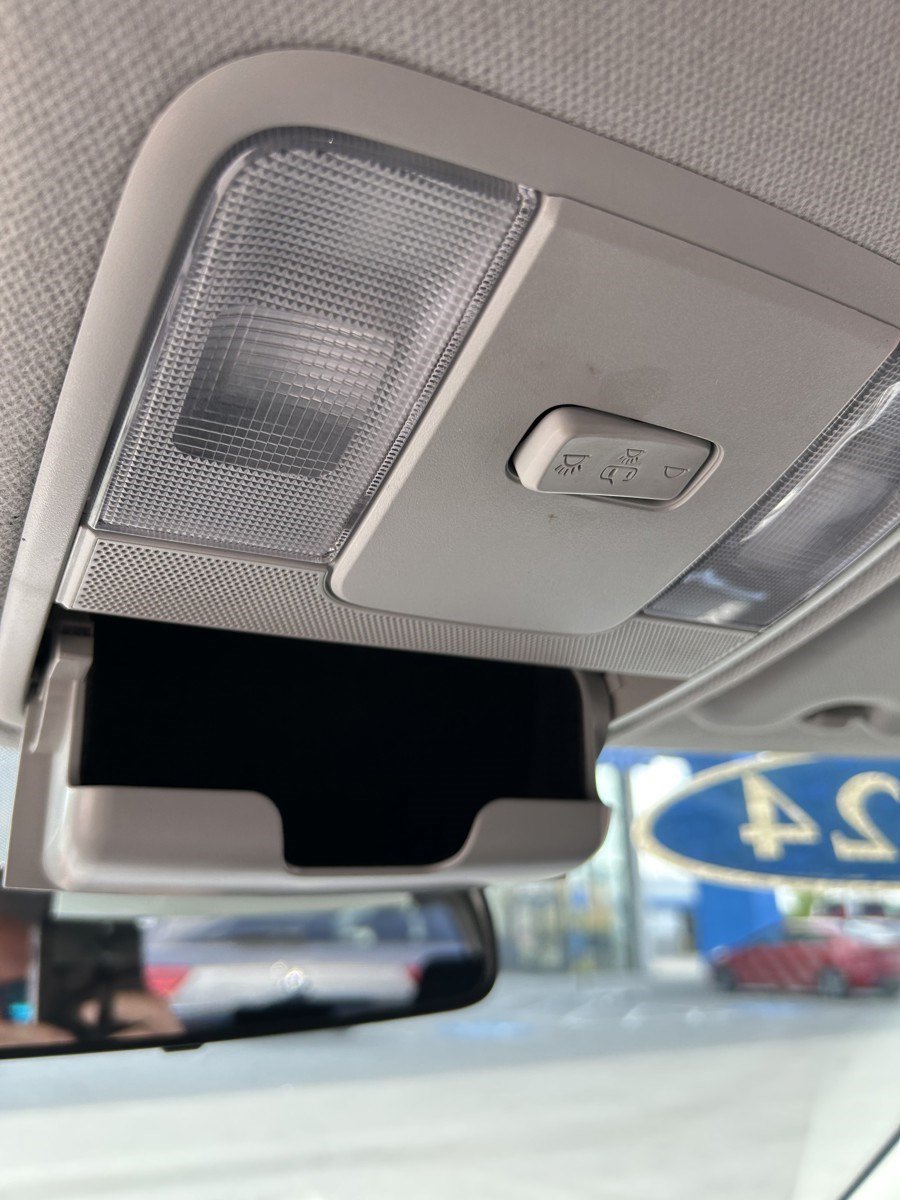 Used 2024 Kia Soul LX w/ Option Group 015 FWD image 17