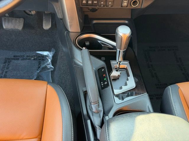 Used 2017 Toyota RAV4 Limited w/ Advanced Technology Package AWD/4WD image 17