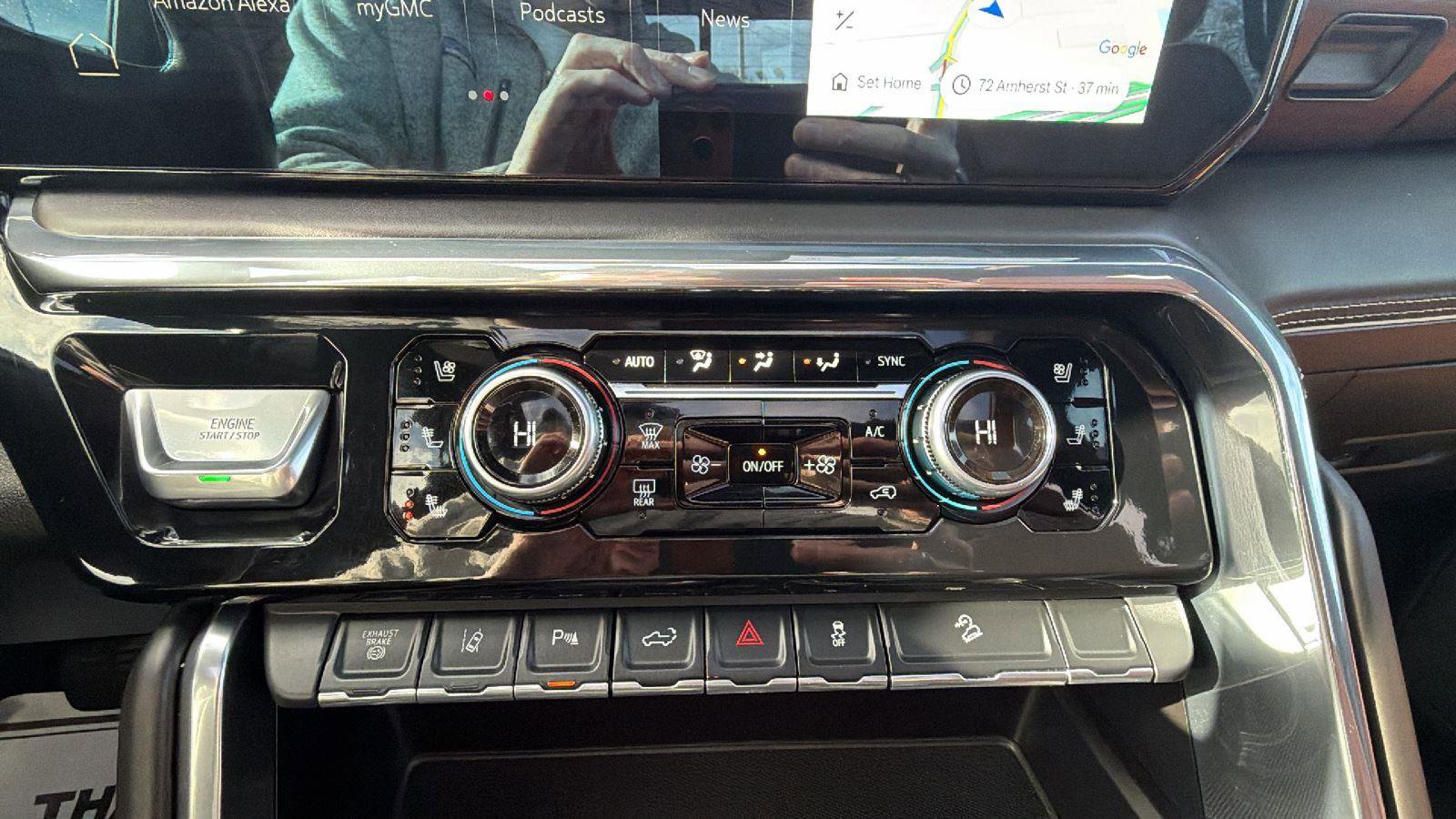 Used 2024 GMC Sierra 2500 Denali Ultimate w/ Snow Plow Prep/Camper Package image 11