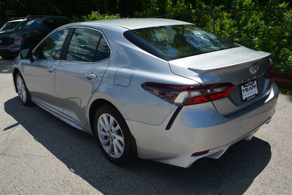 Used 2024 Toyota Camry SE FWD image 7