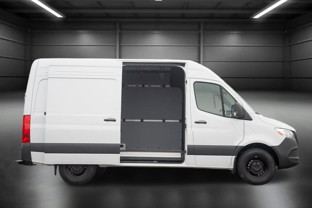 Used 2025 Mercedes-Benz Sprinter 2500 image 7