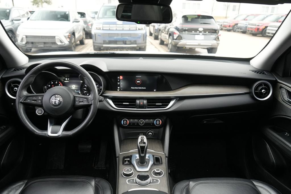 Used 2020 Alfa Romeo Stelvio Ti w/ Active Blind Spot Package image 18