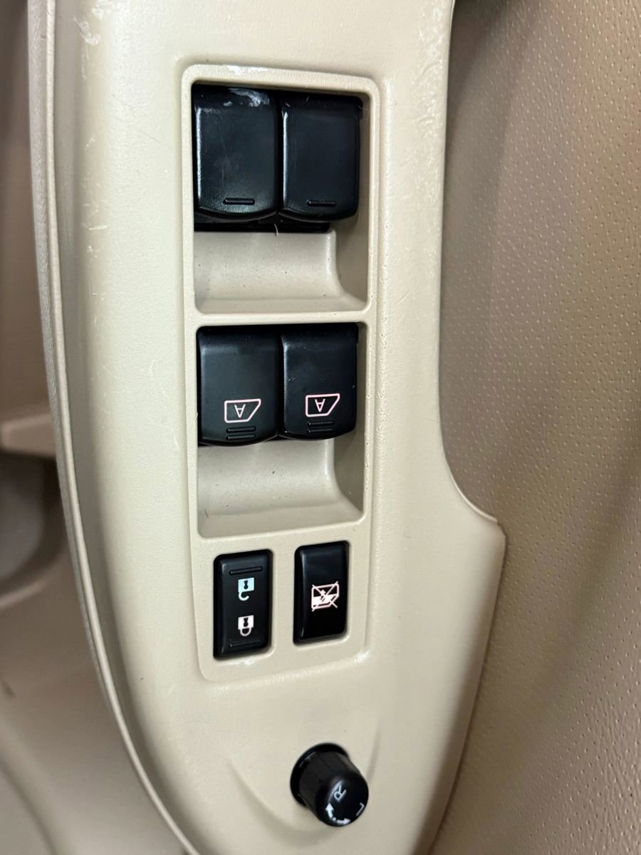 Used 2013 Nissan Quest SL image 24