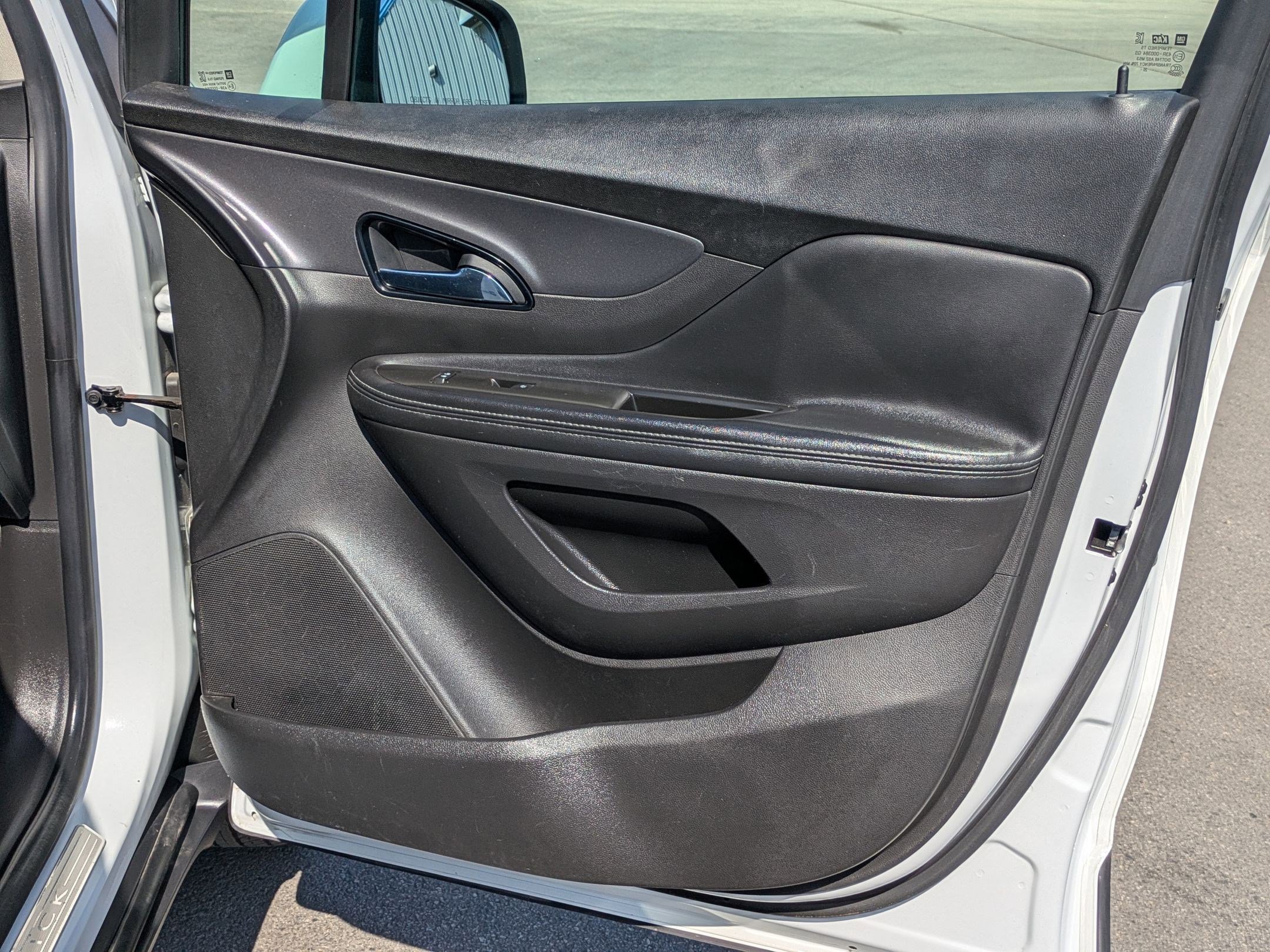 Used 2021 Buick Encore Preferred w/ Safety Package AWD/4WD image 27