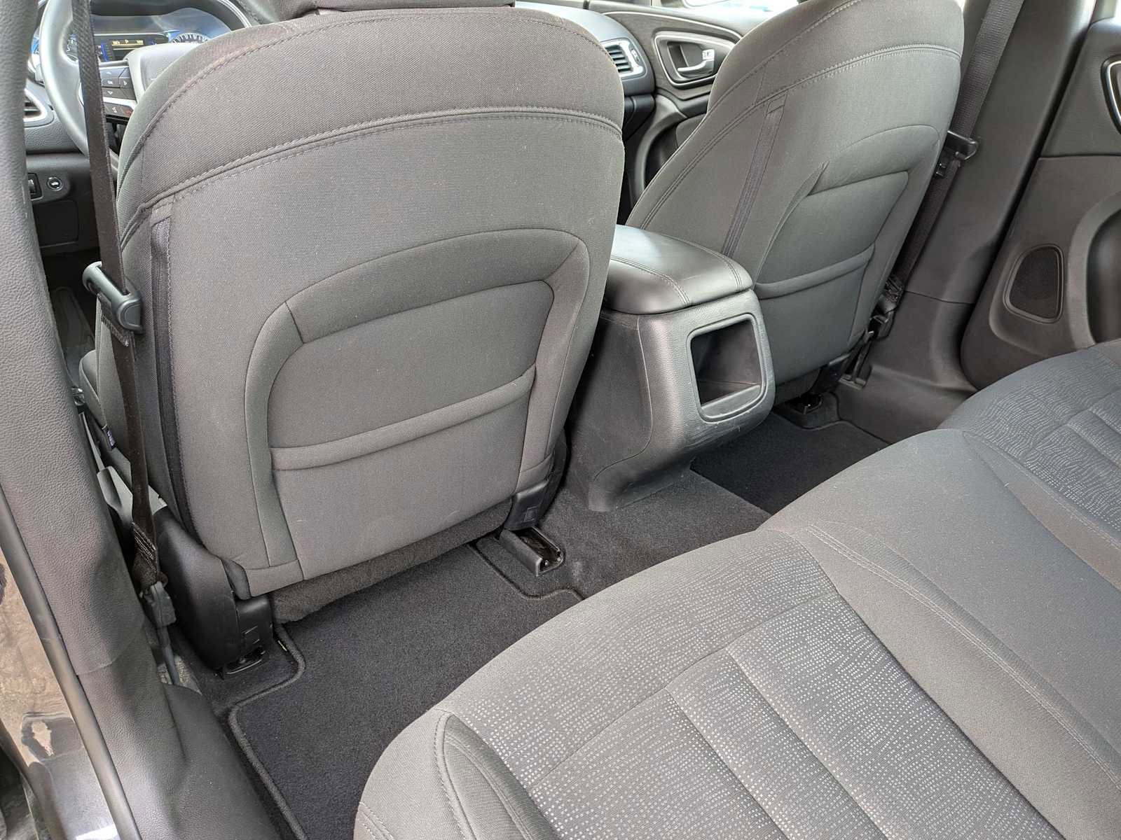 Used 2016 Chrysler 200 Limited image 16