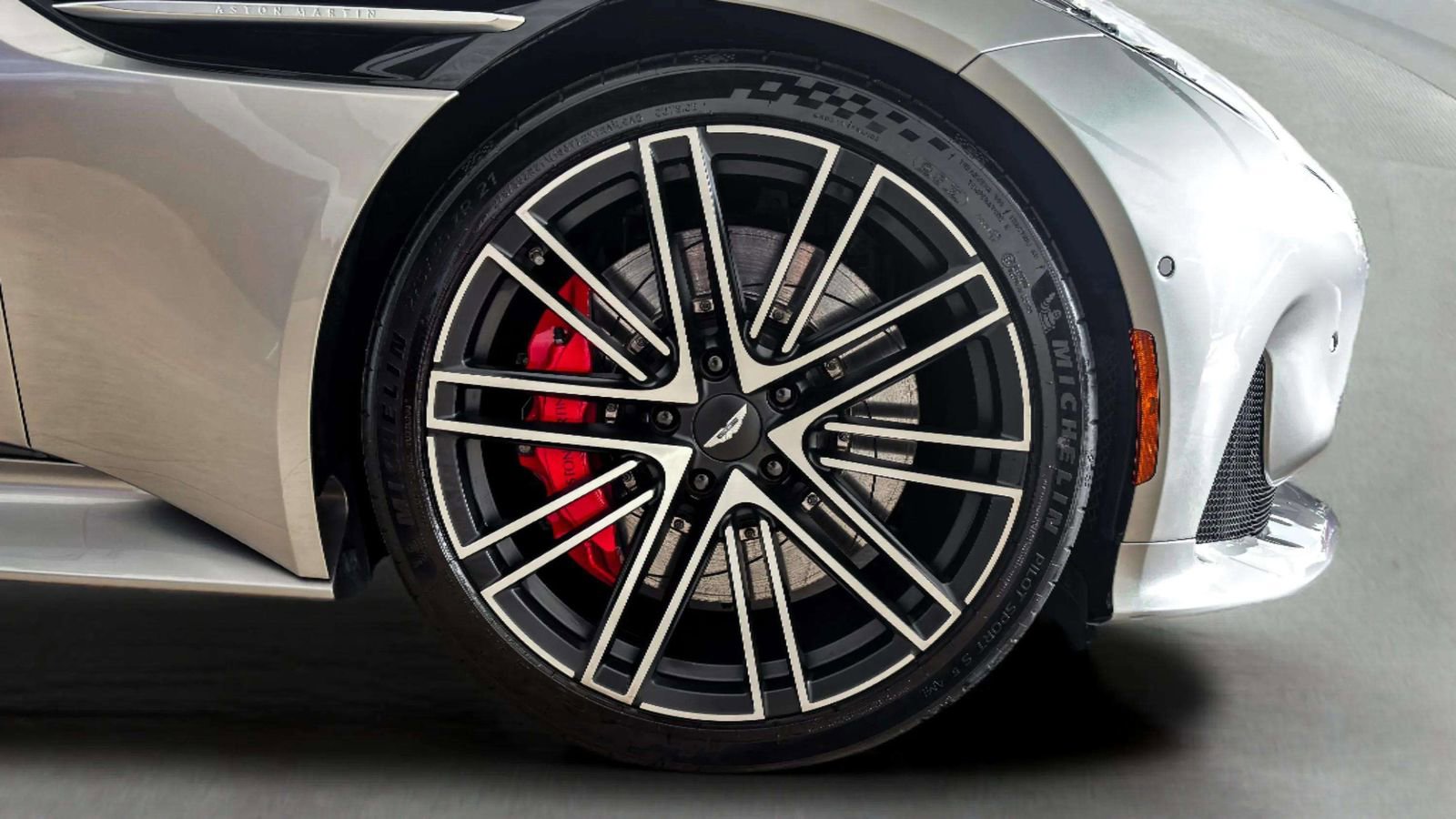 Used 2024 Aston Martin DB12 Coupe image 41