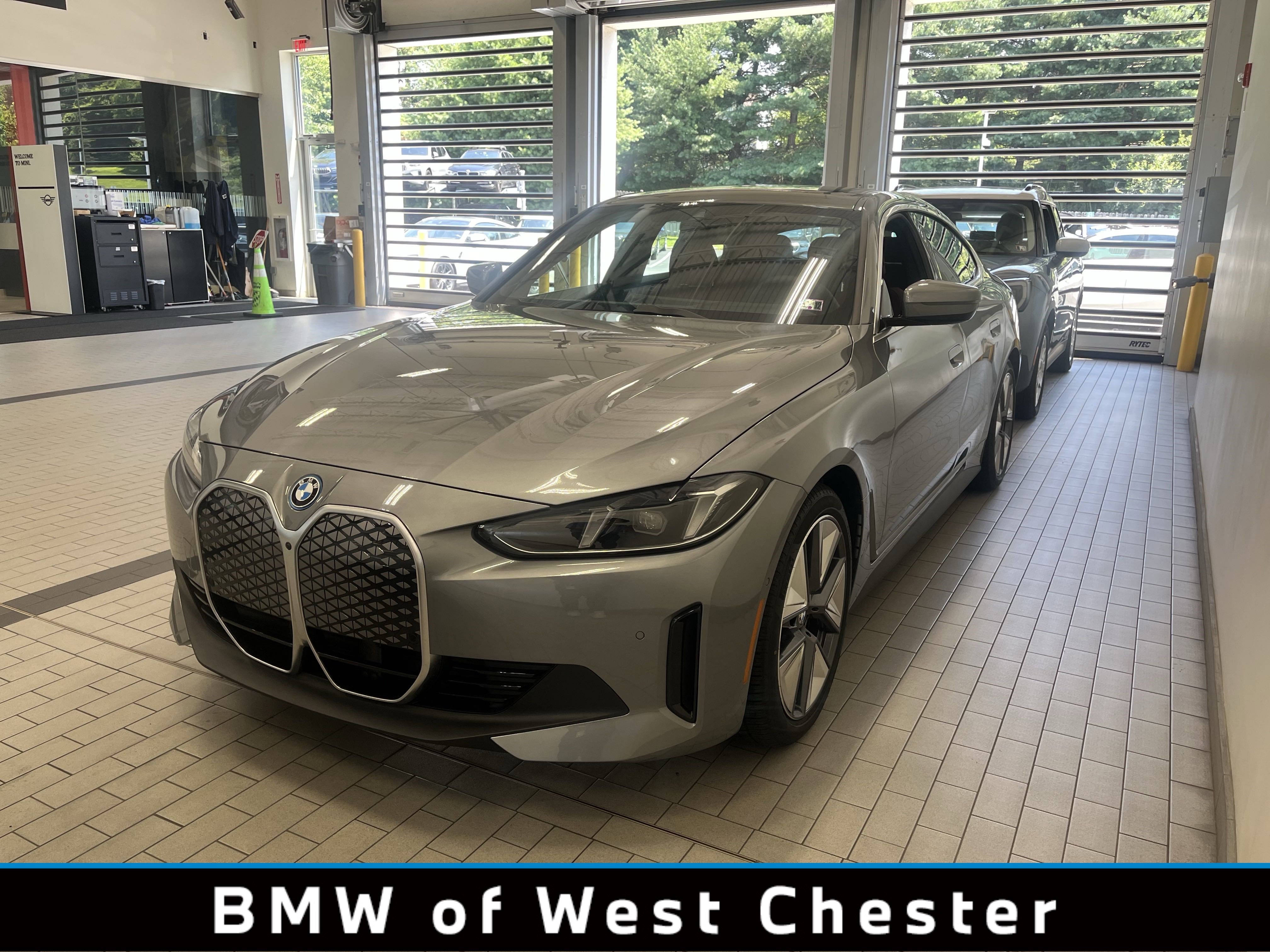 Used 2025 BMW i4 xDrive40i w/ Premium Package image 1