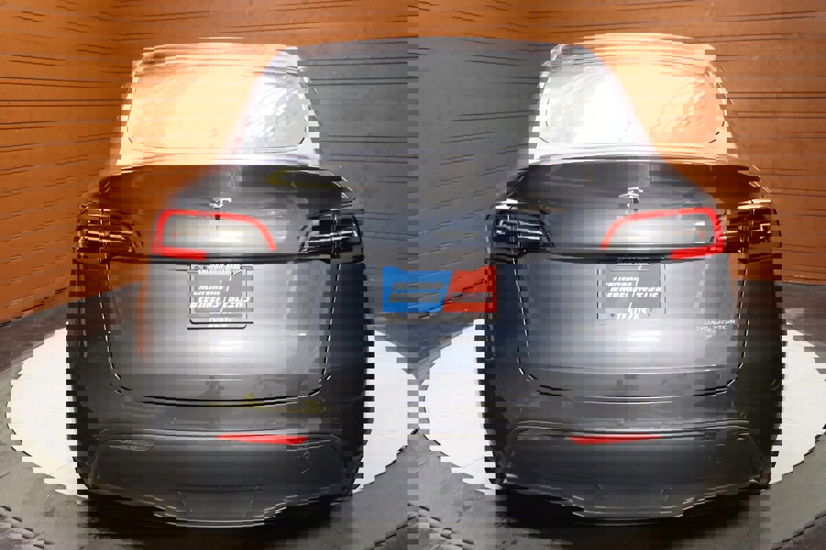 Used 2023 Tesla Model Y Long Range image 11