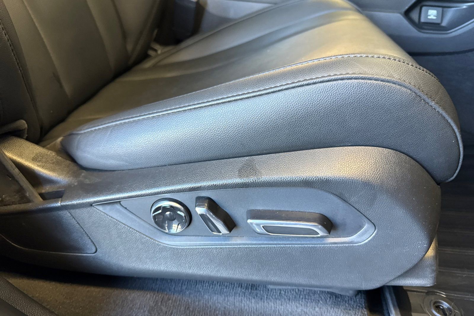 Used 2022 Acura MDX FWD image 21